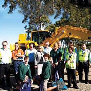 30072010KomatsuInspiresYoungAustralians-(1).jpg